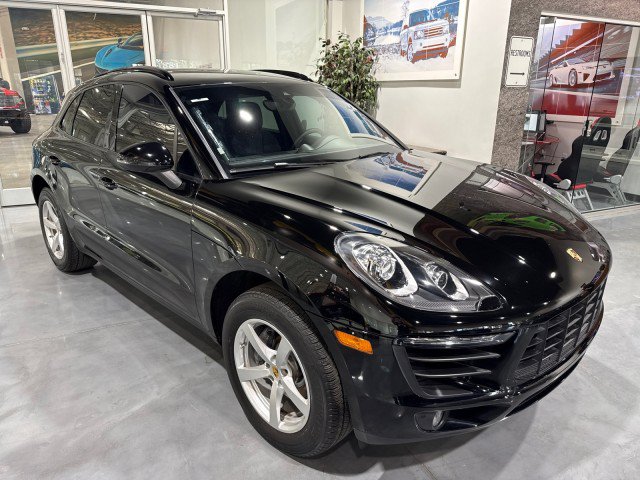 Used 2018 Porsche Macan AWD/4WD image 11