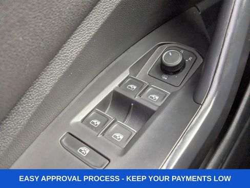 Used 2024 Volkswagen Jetta SE FWD image 32