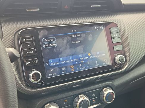 Used 2023 Nissan Kicks SV FWD image 12