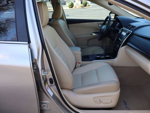 Used 2015 Toyota Camry XLE w/ Convenience Package image 22