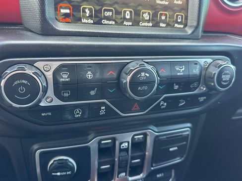 Used 2018 Jeep Wrangler Unlimited Rubicon AWD/4WD image 27
