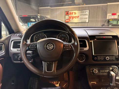 Used 2014 Volkswagen Touareg Executive AWD/4WD image 15