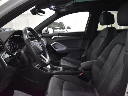 Used 2023 Audi Q3 2.0T Premium w/ Convenience Package AWD/4WD image 10