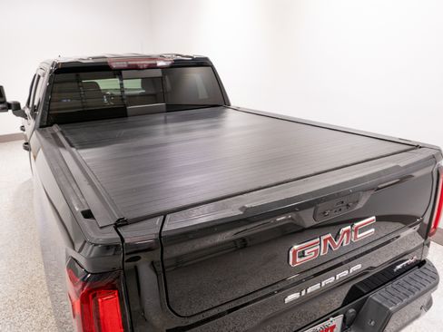 Used 2021 GMC Sierra 1500 AT4 w/ Technology Package AWD/4WD image 11