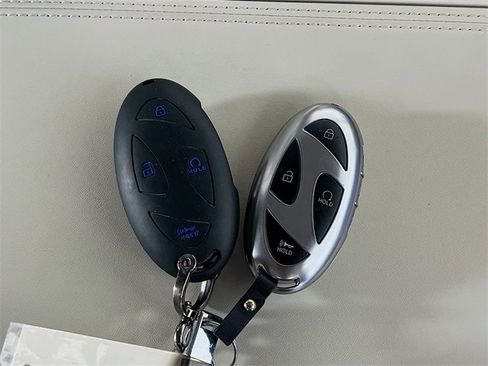 Used 2024 Hyundai Santa Fe Calligraphy image 32