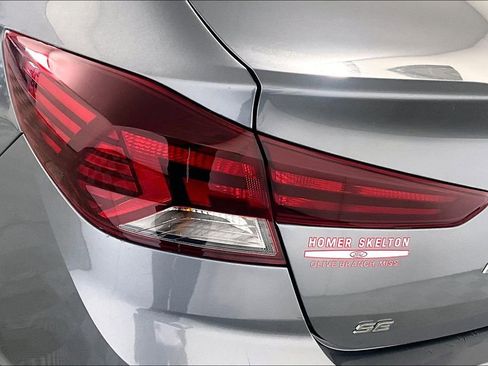 Used 2019 Hyundai Elantra SE image 28
