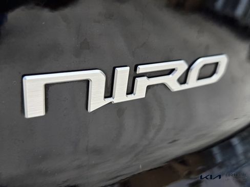 Certified 2024 Kia Niro EX FWD image 15