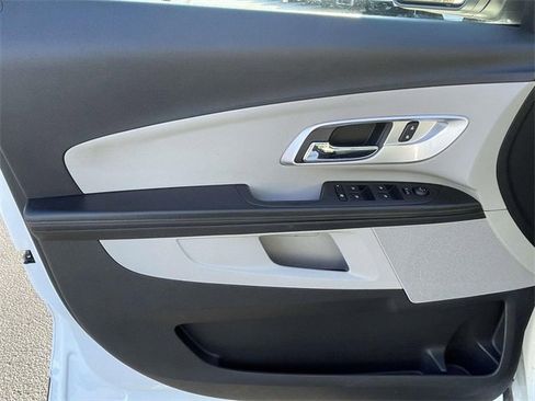 Used 2015 Chevrolet Equinox LS image 16