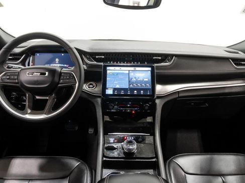 Used 2024 Jeep Grand Cherokee L Limited w/ Black Appearance Package image 25