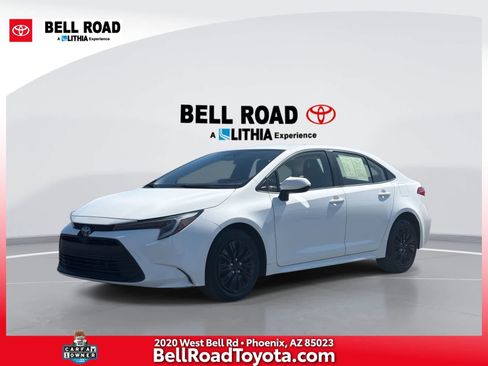 Used 2024 Toyota Corolla LE image 1