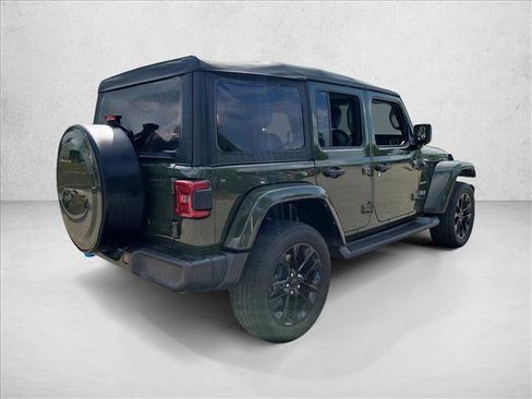 Used 2022 Jeep Wrangler Unlimited Sahara AWD/4WD image 5