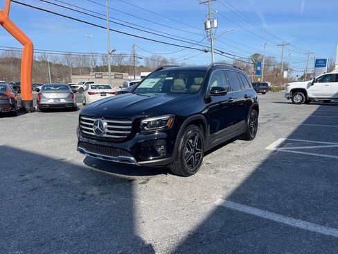 Used 2026 Mercedes-Benz GLB 250 4MATIC image 2