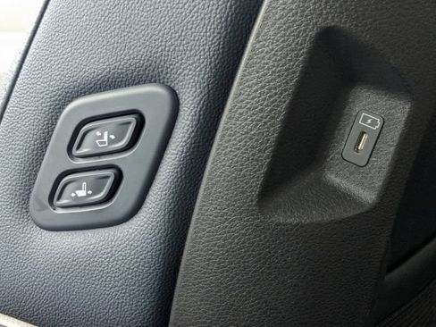 Certified 2025 Kia Carnival SX Prestige FWD image 23