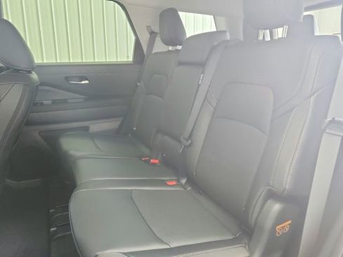 New 2026 Nissan Pathfinder SL FWD image 38