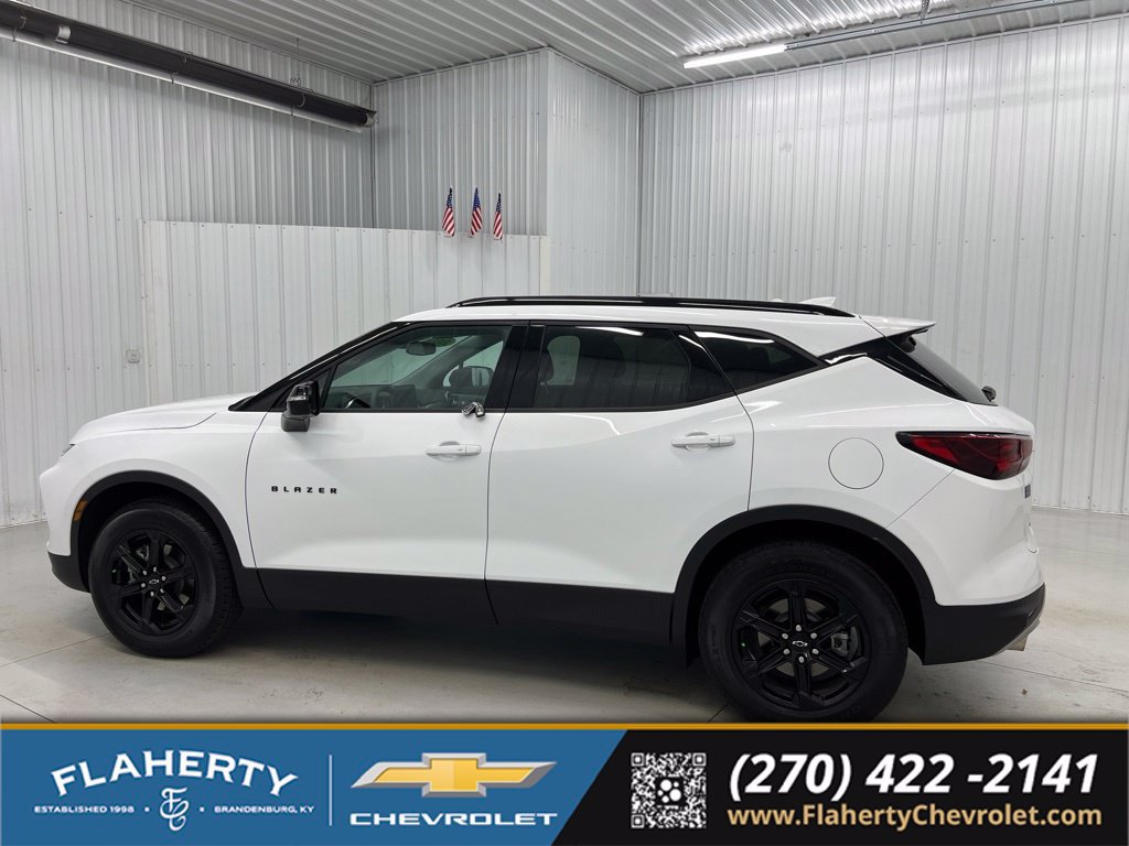 Used 2025 Chevrolet Blazer LT w/ Midnight/Sport Edition FWD image 5