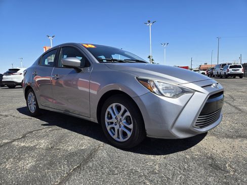 Used 2016 Scion iA image 5