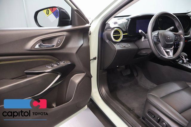 Used 2025 Chevrolet Trax ACTIV w/ Sunroof Package FWD image 8
