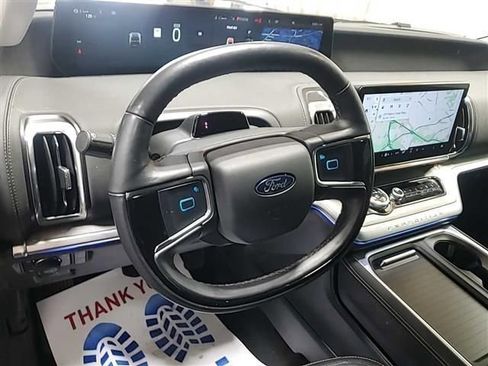 Used 2025 Ford Expedition Platinum AWD/4WD image 4