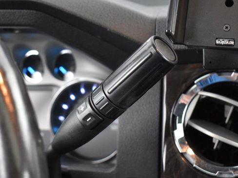 Used 2015 Ford F350 Platinum w/ Platinum Package image 20