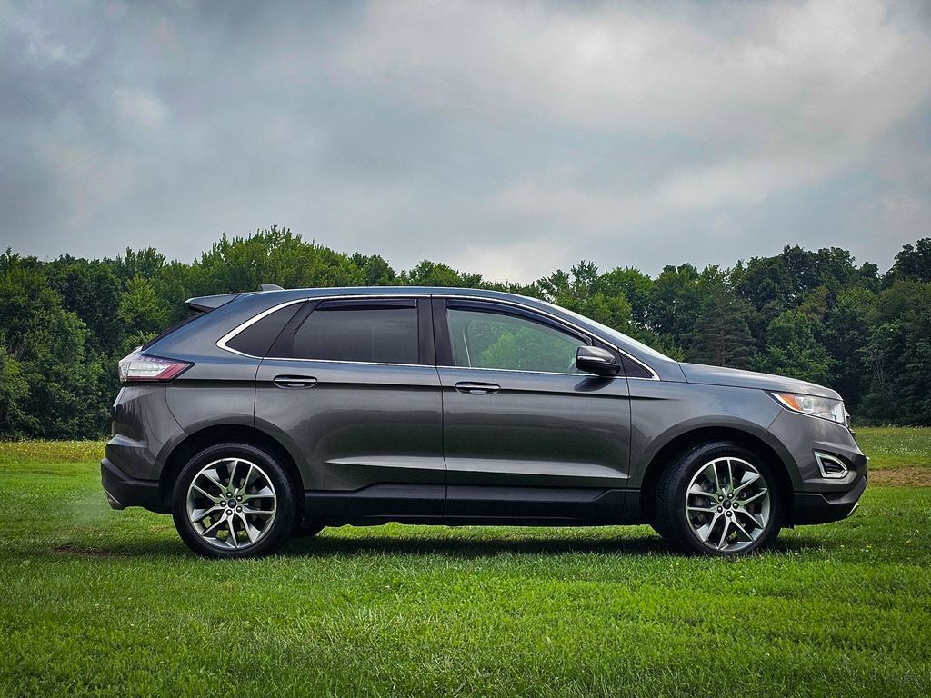Used 2017 Ford Edge Titanium w/ Technology Package AWD/4WD image 2