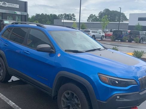 Used 2021 Jeep Cherokee Trailhawk w/ Premium Leather Package AWD/4WD image 8