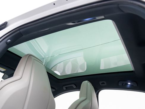 Certified 2023 Porsche Cayenne S image 19