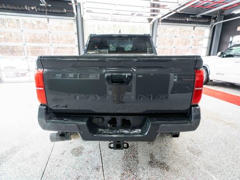 Used 2024 Toyota Tacoma TRD Sport image 3