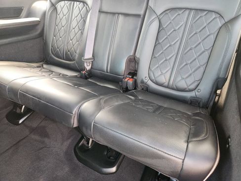 Used 2022 Jeep Grand Wagoneer Series III AWD/4WD image 31