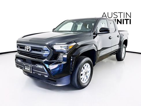 Used 2025 Toyota Tacoma SR5 AWD/4WD image 3
