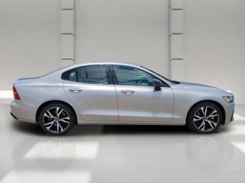 Used 2024 Volvo S60 B5 Plus FWD image 4