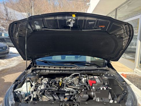 Used 2025 Nissan Altima 2.5 SV image 33