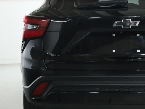 Used 2025 Chevrolet Trax RS w/ Sunroof Package FWD image 43