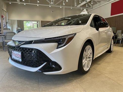 New 2026 Toyota Corolla SE FWD image 3