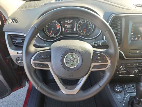 Used 2019 Jeep Cherokee Latitude Plus w/ Cold Weather Group AWD/4WD image 20