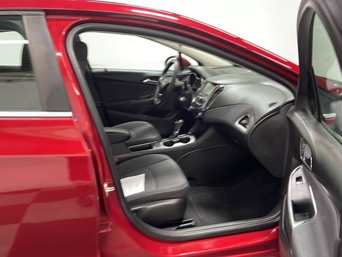 Used 2018 Chevrolet Cruze LT FWD image 21