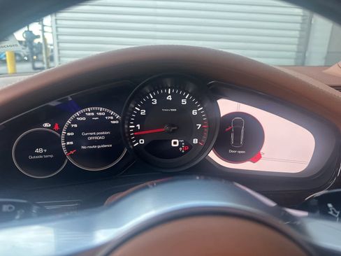Used 2019 Porsche Panamera 4 image 21