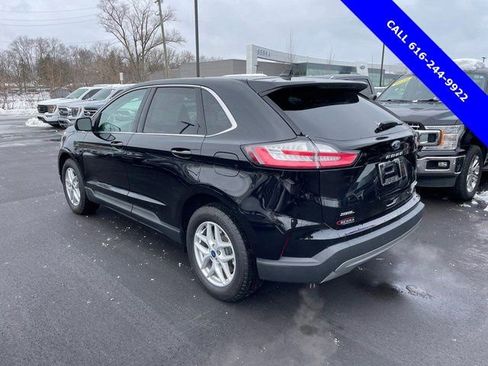 Used 2022 Ford Edge SEL w/ Convenience Package image 3