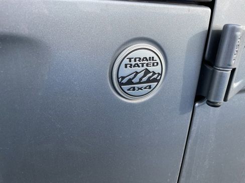 Used 2021 Jeep Wrangler Unlimited Sahara image 4