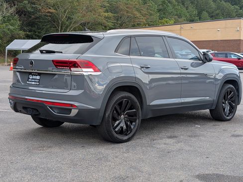 Used 2023 Volkswagen Atlas Cross Sport SE w/ Panoramic Sunroof Package FWD image 9
