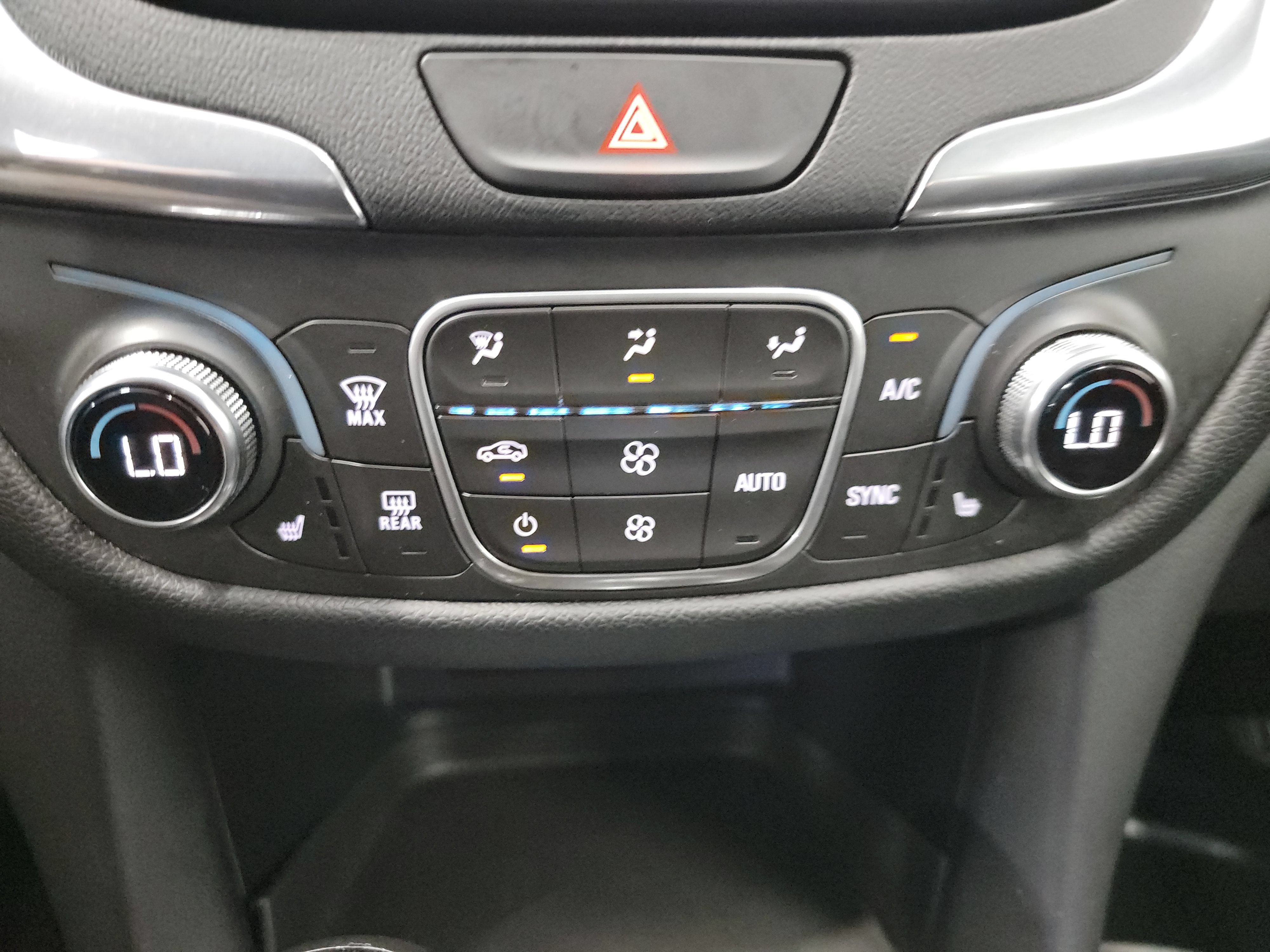 Used 2019 Chevrolet Equinox LT AWD/4WD image 21