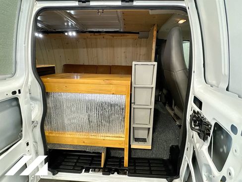 Used 2019 Chevrolet Express 2500 Extended RWD image 28