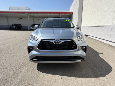 Used 2023 Toyota Highlander Platinum AWD/4WD image 12