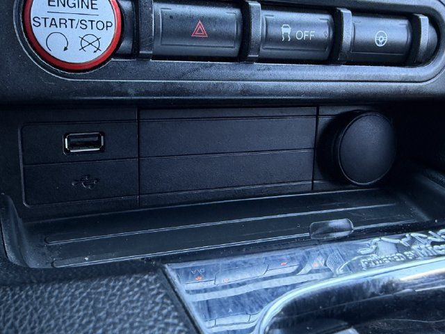 Used 2015 Ford Mustang Coupe RWD image 19