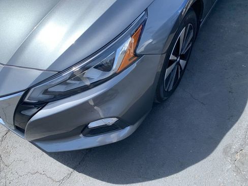 Used 2022 Nissan Altima 2.5 SV FWD image 2
