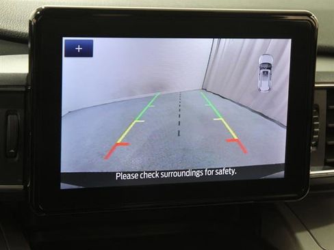 Used 2022 Ford Explorer XLT w/ Equipment Group 202A image 14