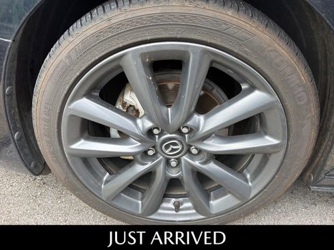 Used 2020 MAZDA MAZDA3 Hatchback w/ Preferred Package FWD image 5