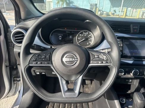 Used 2025 Nissan Versa SV image 14