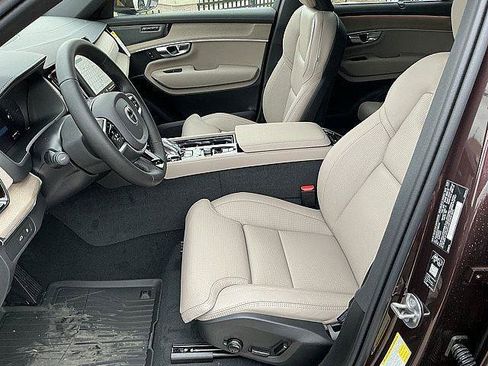 New 2026 Volvo XC90 T8 Ultra w/ Protection Package Premier AWD/4WD image 15
