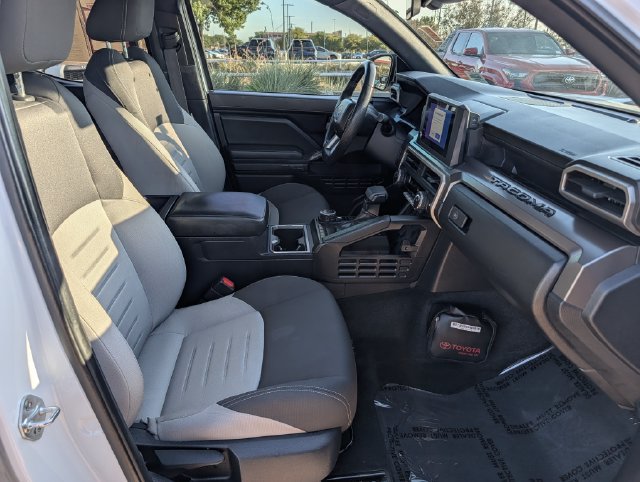 Used 2024 Toyota Tacoma TRD Sport AWD/4WD image 32