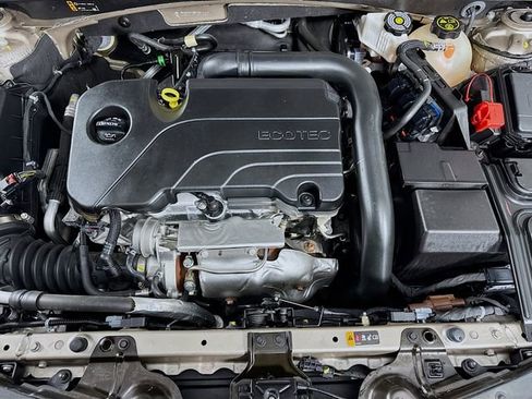 Used 2023 Chevrolet Malibu LT image 30